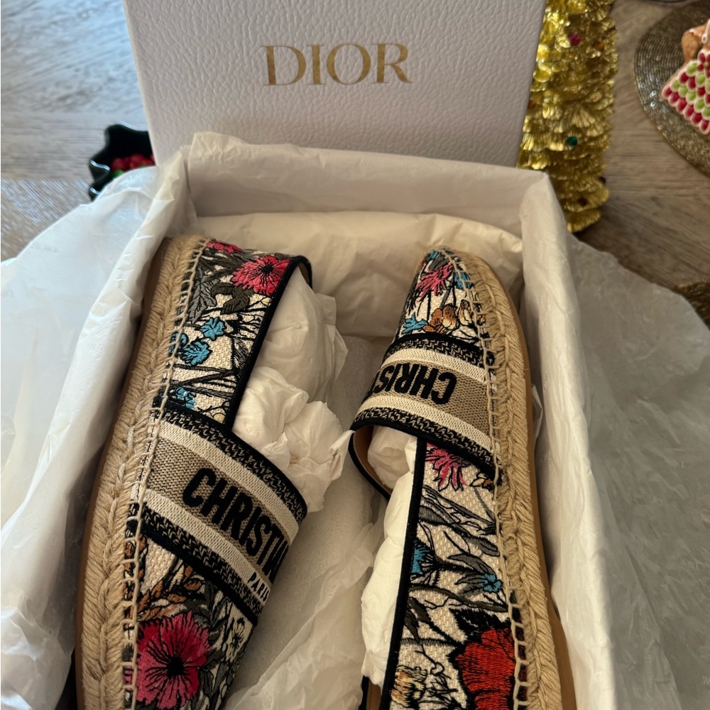 Dior Espadrilles with Black and Red Floral Design - Picture 8 of 10